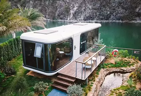 Space Capsule: Tổ hợp du mục kỹ thuật số ho&agrave;n hảo, kh&ocirc;ng phụ thuộc v&agrave;o lưới điện.